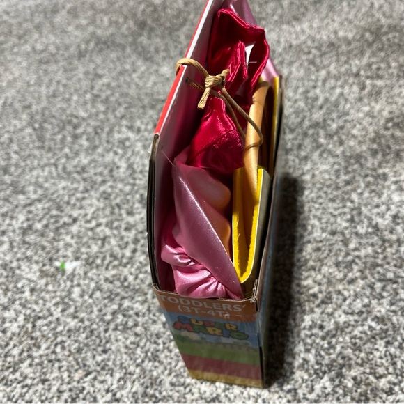 Toddlers CUTE 'Princess Peach' Costume (Size 3T-4T) BRAND NEW W TAGS - Picture 4 of 7